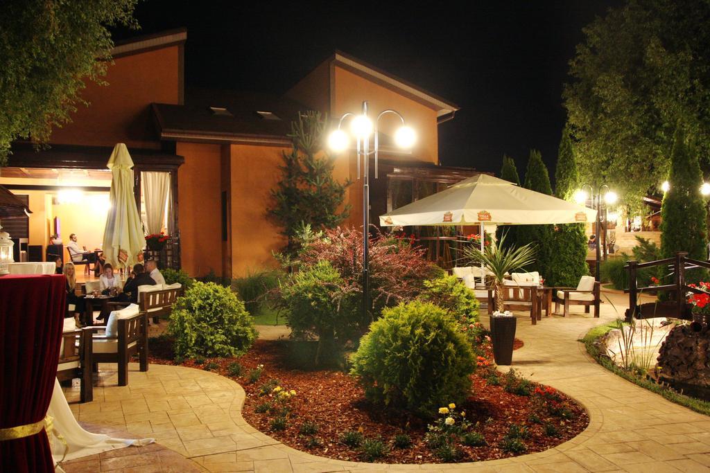 Rixo`s GuestHouse Cîrcea Extérieur photo