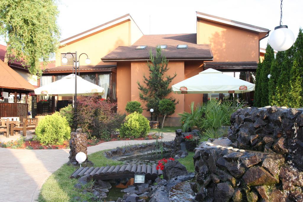 Rixo`s GuestHouse Cîrcea Extérieur photo
