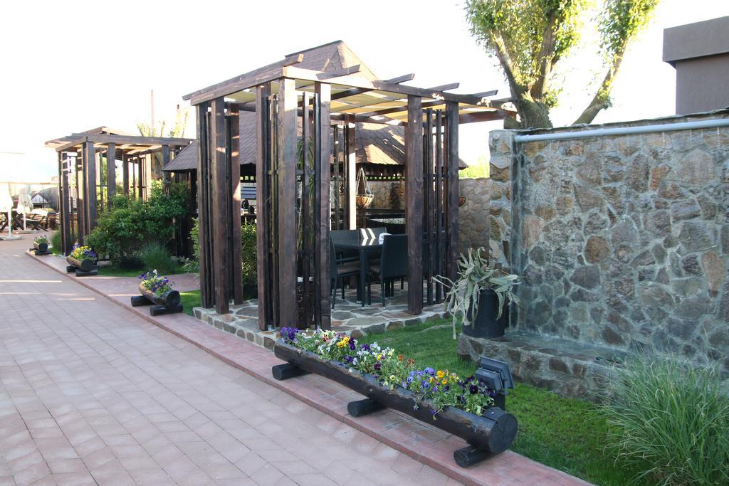 Rixo`s GuestHouse Cîrcea Extérieur photo