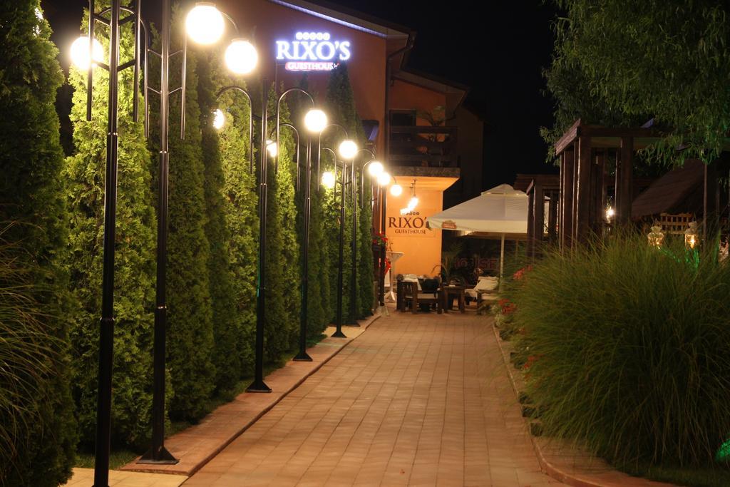 Rixo`s GuestHouse Cîrcea Extérieur photo